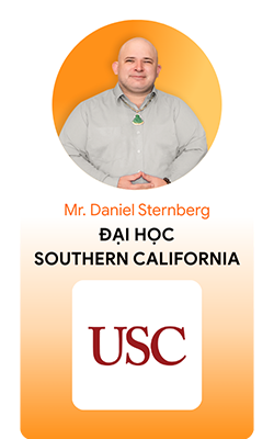 Giáo viên dạy tranh biện từ đại học top đầu Mỹ